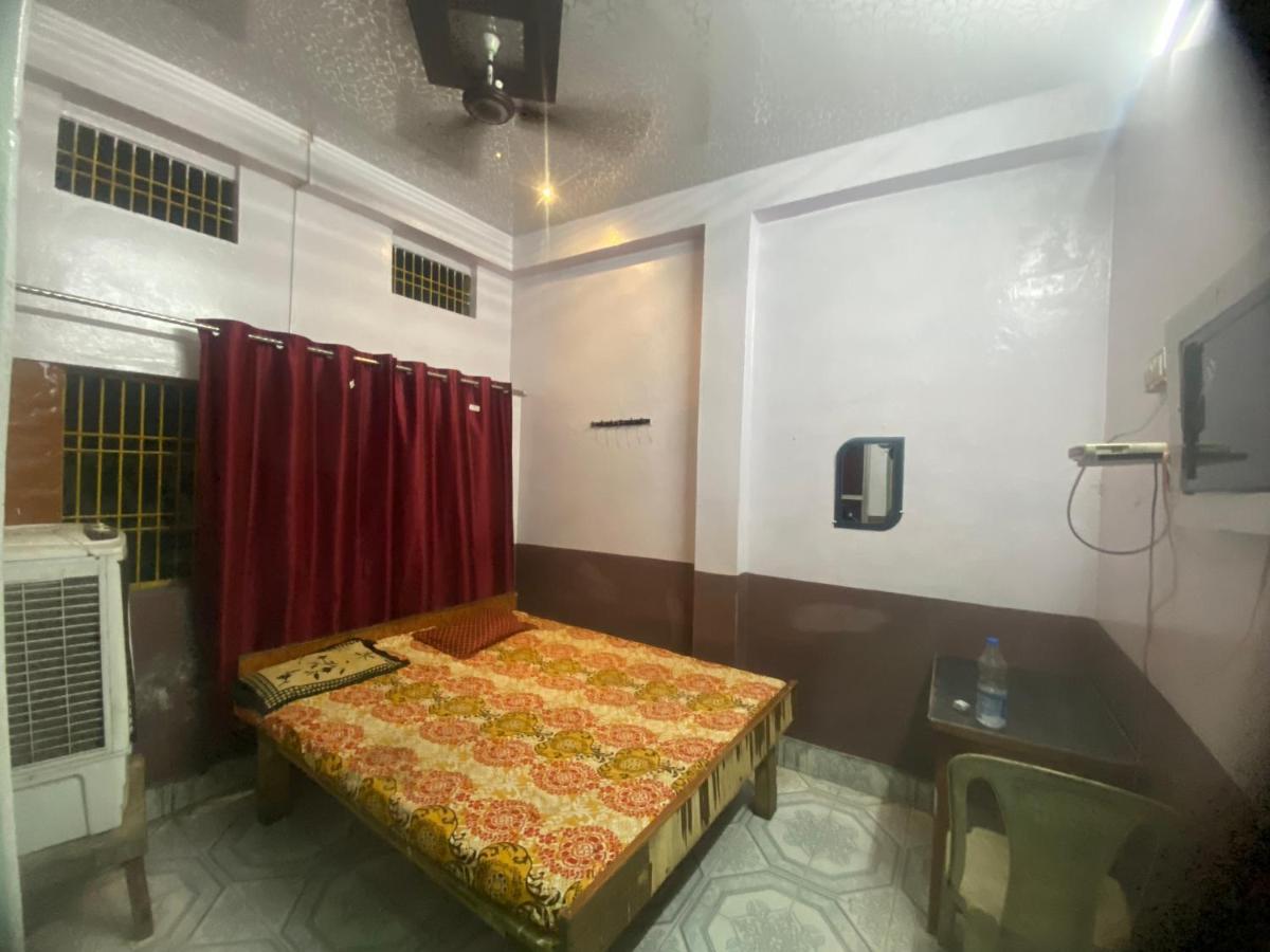 Hotel Yatri Niwas Varanasi Eksteriør billede